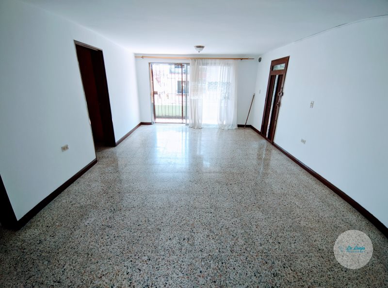 Casa disponible para Ambos en Medellín con un valor de $2,500,000 - $398,000,000 código 10028