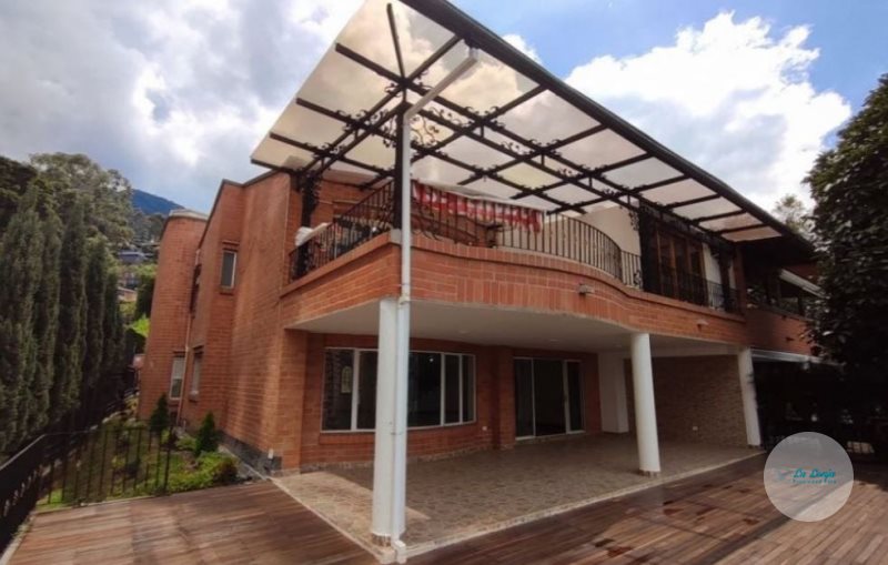Casa disponible para Ambos en Medellín Poblado Foto numero 1