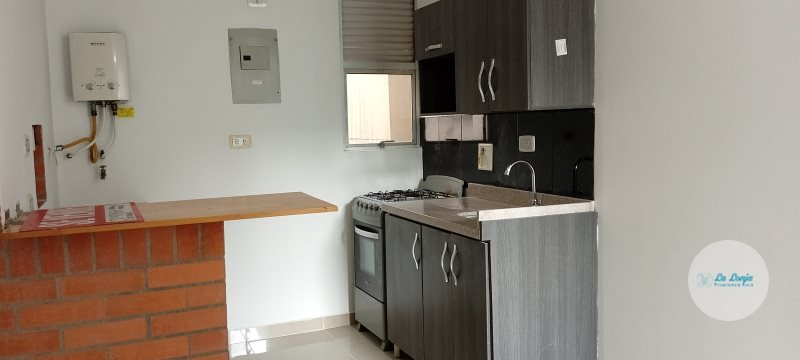 Apartaestudio disponible para Ambos en Medellín con un valor de $1,100,000 - $140,000,000 código 10243